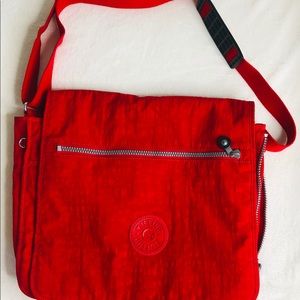 NWOT Kipling large messenger bag very Spacious